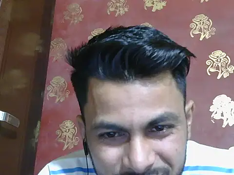 ursdreamperson online show from April 21, 2026, 2:51 am