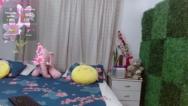 angelly  kate online show from October 28, 2025, 1:42 am