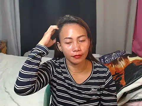 joanpetite online show from December 18, 2025, 8:04 pm