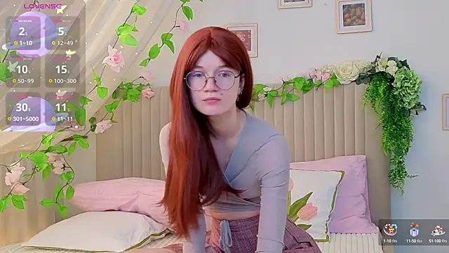 Snapshot of PixieKitty chatting on October 13, 2025, 4:23 am PixieKitty online show from October 13, 2025, 4:23 am