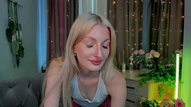 Sarrah blush online show from September 15, 2025, 2:17 pm