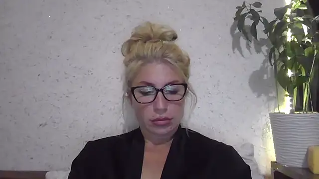 fox red lady7 online show from October 4, 2025, 7:34 pm