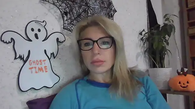 fox red lady7 online show from October 27, 2025, 6:50 am