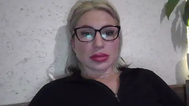 Snapshot of fox_red_lady7 chatting on April 19, 2026, 8:55 pm fox red lady7 online show from April 19, 2026, 8:55 pm
