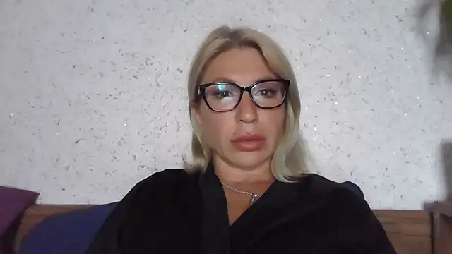 Snapshot of fox_red_lady7 chatting on May 31, 2026, 8:43 am fox red lady7 online show from May 31, 2026, 8:43 am