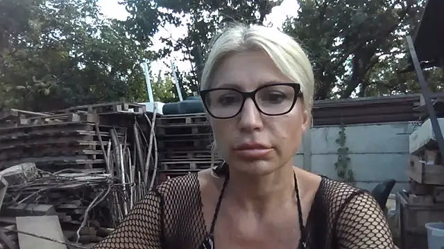 Snapshot of fox_red_lady7 chatting on July 3, 2026, 2:12 pm fox red lady7 online show from July 3, 2026, 2:12 pm