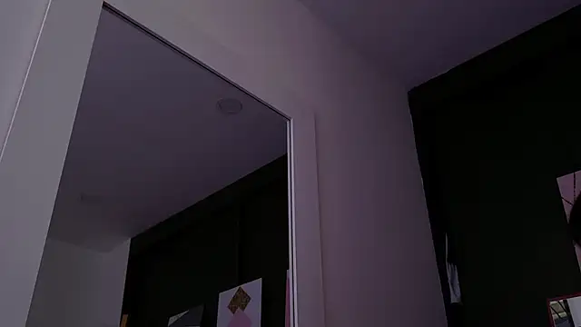 CriistallMuller online show from September 24, 2025, 5:49 pm