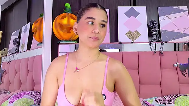 CriistallMuller online show from October 14, 2025, 4:24 am