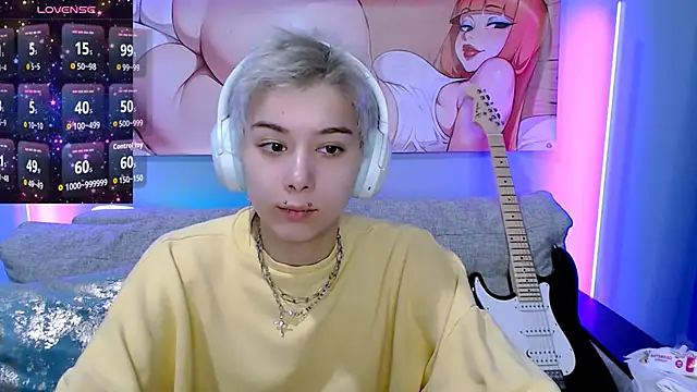 Snapshot of SophieAsh chatting on November 8, 2025, 7:08 am SophieAsh online show from November 8, 2025, 7:08 am