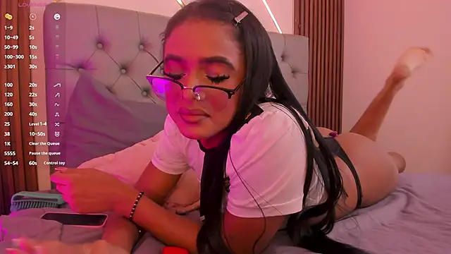 Anyeliin miller online show from March 11, 2026, 1:39 pm