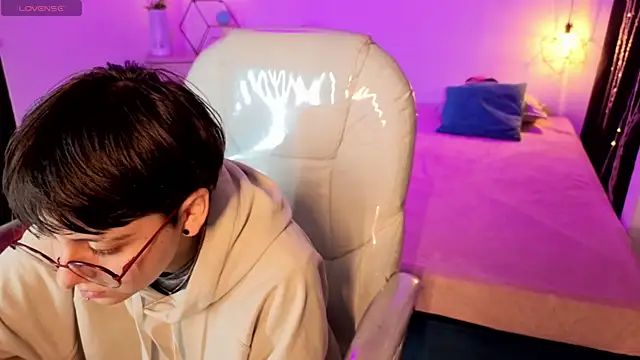 Nathaly ds online show from November 8, 2025, 7:52 am