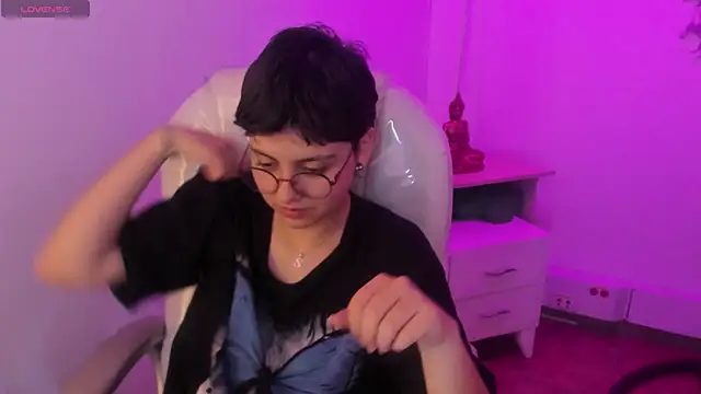 Nathaly ds online show from March 21, 2026, 8:19 am