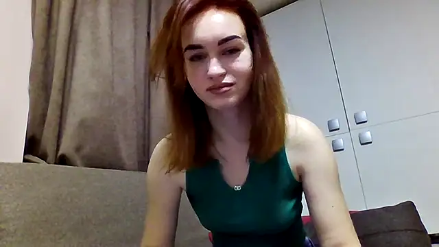 Snapshot of Requellia chatting on October 8, 2025, 4:59 pm Requellia online show from October 8, 2025, 4:59 pm