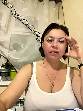 Kiravix online show from October 2, 2025, 5:42 pm