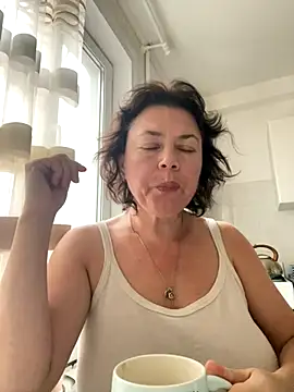 Kiravix online show from November 9, 2025, 10:46 am