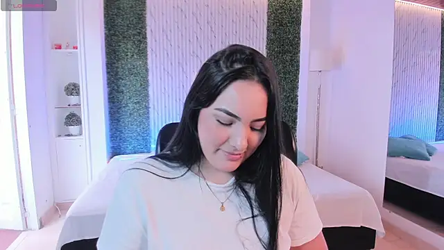 sofiacaramel online show from December 2, 2025, 4:24 pm