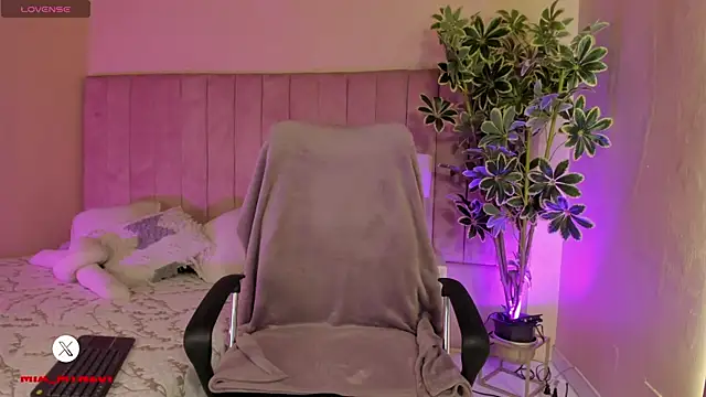 Mia mtnz02 online show from January 14, 2026, 2:50 am