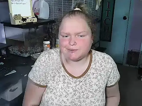 KadiSparkle online show from September 16, 2025, 5:47 pm