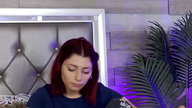 LunaHart online show from April 5, 2026, 6:10 am