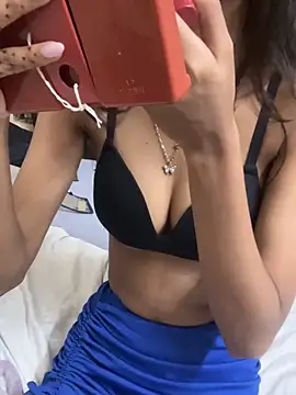 Snapshot of Desire_Zoya chatting on September 21, 2025, 7:59 pm Desire Zoya online show from September 21, 2025, 7:59 pm