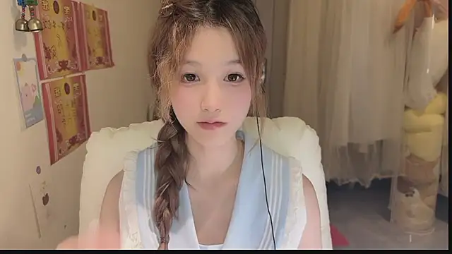 Snapshot of FuFu-puff chatting on October 13, 2025, 1:00 pm FuFu-puff online show from October 13, 2025, 1:00 pm