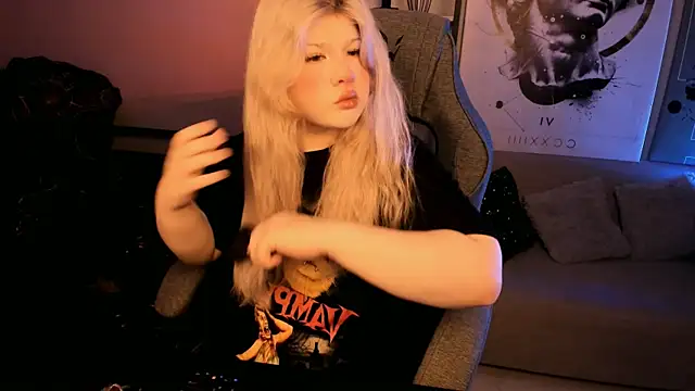 LilithNelson online show from October 25, 2025, 5:51 pm