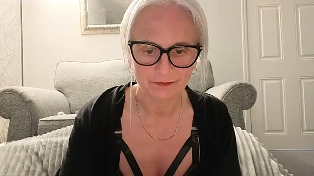 Velvet-Secrets online show from April 2, 2026, 9:45 pm