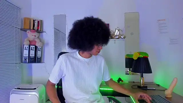 DEAMOL online show from November 6, 2025, 6:31 pm