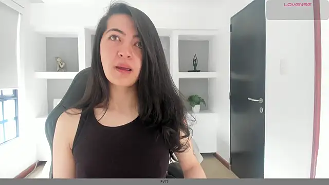 Saya Amaretto1 online show from November 30, 2025, 3:49 pm