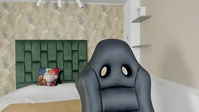 Saya Amaretto1 online show from December 4, 2025, 8:06 pm