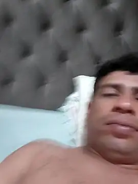 paulinhogostosinho online show from November 4, 2025, 10:42 pm