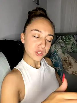 Snapshot of CristinaSww chatting on October 18, 2025, 8:20 pm CristinaSww online show from October 18, 2025, 8:20 pm