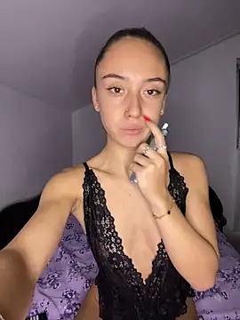 Snapshot of CristinaSww chatting on November 3, 2025, 8:43 pm CristinaSww online show from November 3, 2025, 8:43 pm