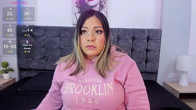 isabella horney  online show from October 18, 2025, 6:19 pm