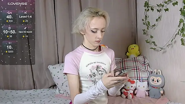 NextVibe  online show from November 13, 2025, 6:18 pm