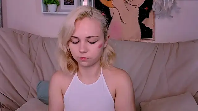 Snapshot of Charlotte_Colinss chatting on September 14, 2025, 4:55 am Charlotte Colinss online show from September 14, 2025, 4:55 am