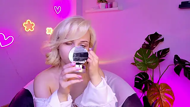 Snapshot of Charlotte_Colinss chatting on March 15, 2026, 4:29 am Charlotte Colinss online show from March 15, 2026, 4:29 am