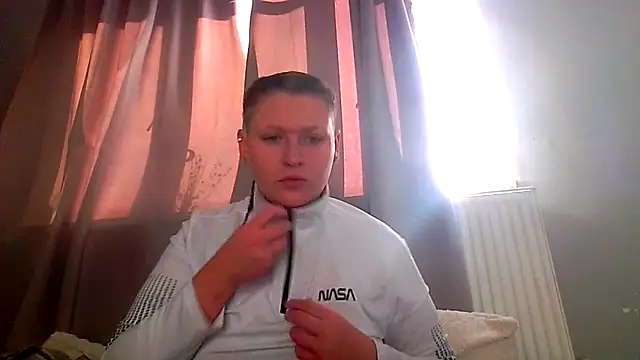 RUBY-ROSE-SWINGS online show from October 27, 2025, 9:46 am