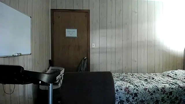 NaturalBeautyQueen online show from September 28, 2025, 1:16 pm