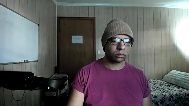 NaturalBeautyQueen online show from October 10, 2025, 1:32 pm