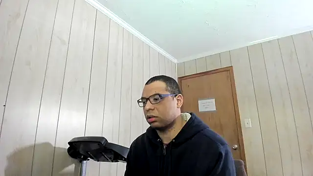 Snapshot of NaturalBeautyQueen chatting on July 14, 2026, 4:02 pm NaturalBeautyQueen online show from July 14, 2026, 4:02 pm