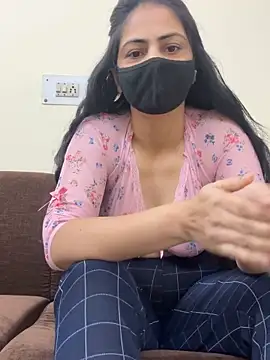 SashaPatel online show from November 28, 2025, 3:20 am