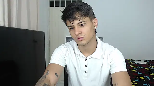 Alex mojica online show from September 26, 2025, 7:45 am