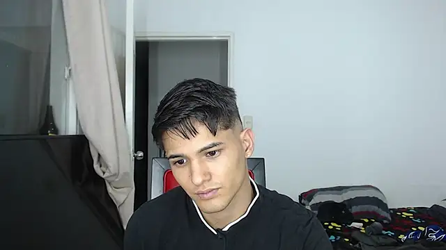 Alex mojica online show from September 28, 2025, 5:13 am