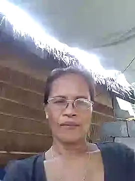 Snapshot of Kristen05 chatting on October 10, 2025, 12:09 am Kristen05 online show from October 10, 2025, 12:09 am