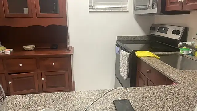 prettyykitty22 online show from October 28, 2025, 3:54 am