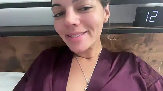 prettyykitty22 online show from December 19, 2025, 5:14 am