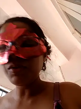 Snapshot of thanusi_2 chatting on March 27, 2026, 5:35 am thanusi 2 online show from March 27, 2026, 5:35 am