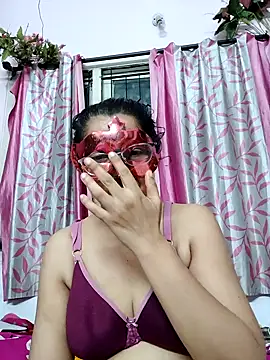 Snapshot of thanusi_2 chatting on April 29, 2026, 5:41 pm thanusi 2 online show from April 29, 2026, 5:41 pm