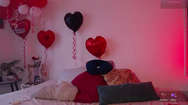 Snapshot of Theevae chatting on February 14, 2026, 10:28 pm Theevae online show from February 14, 2026, 10:28 pm